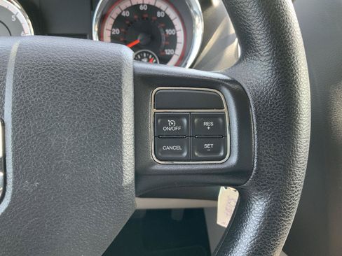 Used 2019 Dodge Grand Caravan SE w/ UConnect Hands-Free Group FWD image 23