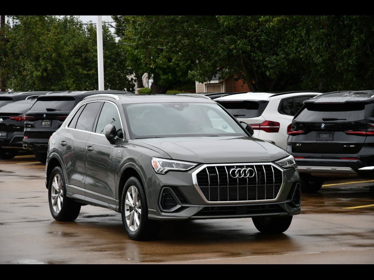Used 2024 Audi Q3 2.0T Premium AWD/4WD image 1