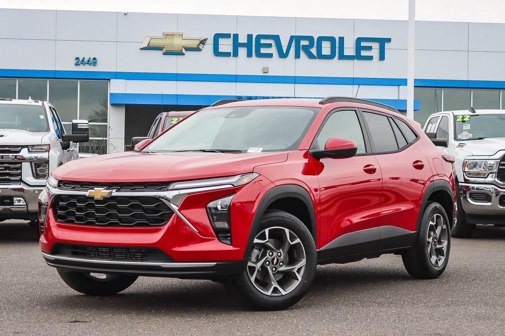 Used 2026 Chevrolet Trax LT w/ Driver Confidence Package FWD image 1
