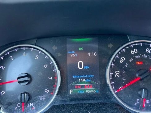 Used 2021 Toyota RAV4 LE w/ Carpet Mat Package (TMS) AWD/4WD image 13