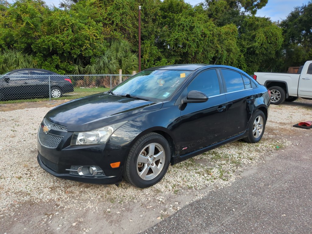 Used 2012 Chevrolet Cruze LT w/ RS Package FWD image 2
