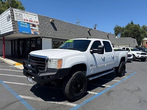 Used 2010 GMC Sierra 2500 SLT w/ SLT Convenience Package AWD/4WD image 3