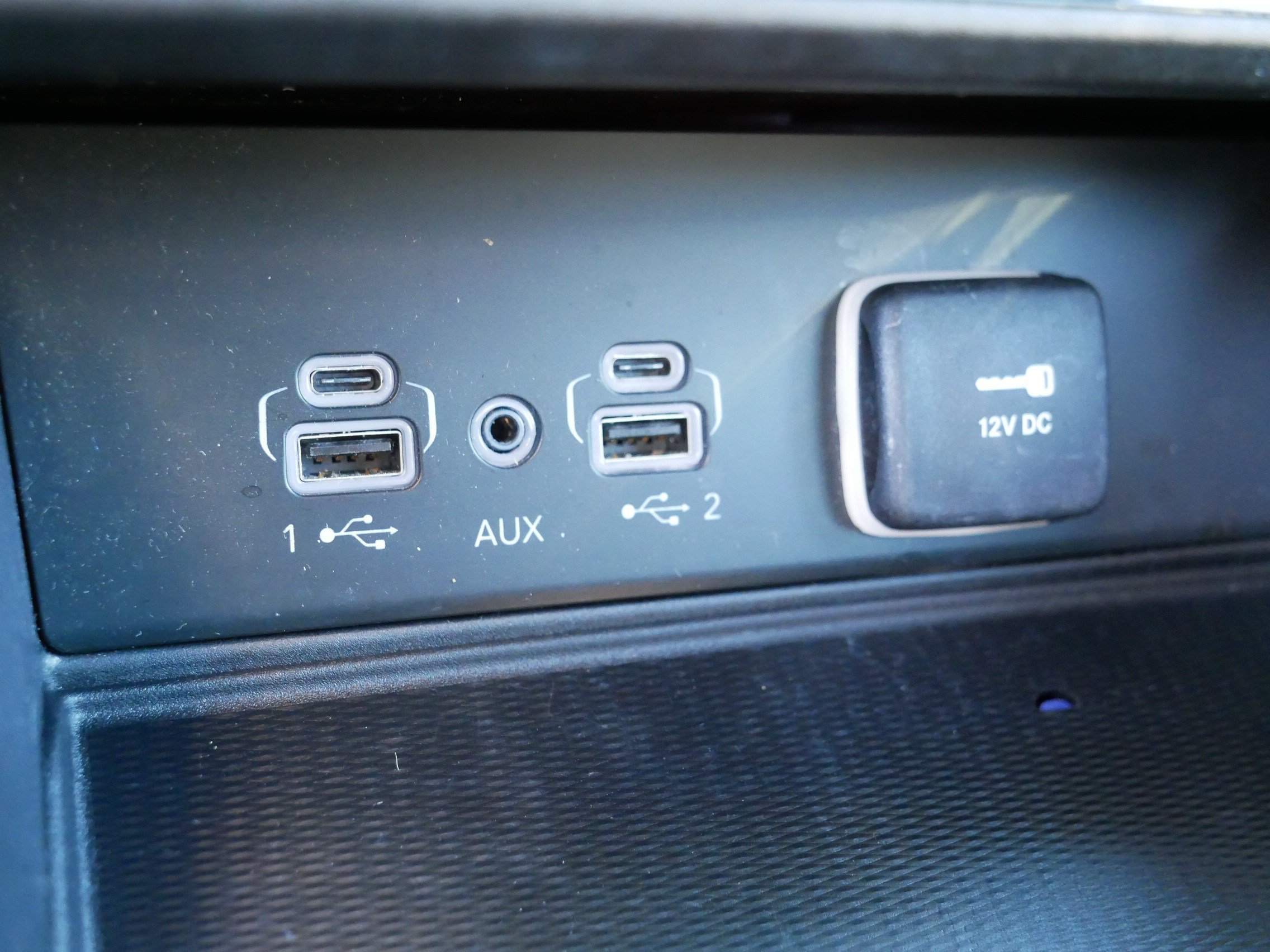 Used 2023 Jeep Grand Cherokee Altitude AWD/4WD image 31