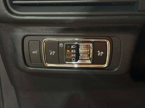 Certified 2022 Lincoln Corsair Standard w/ Premium Package image 10