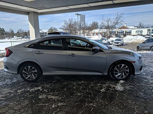 Used 2018 Honda Civic EX image 4