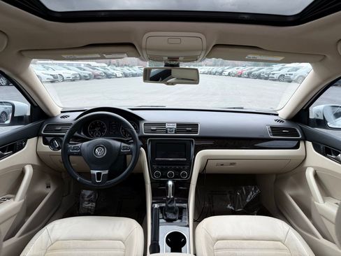 Used 2014 Volkswagen Passat 1.8T SEL Premium image 2