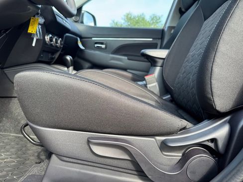 Used 2025 Mitsubishi Outlander Sport SE image 34