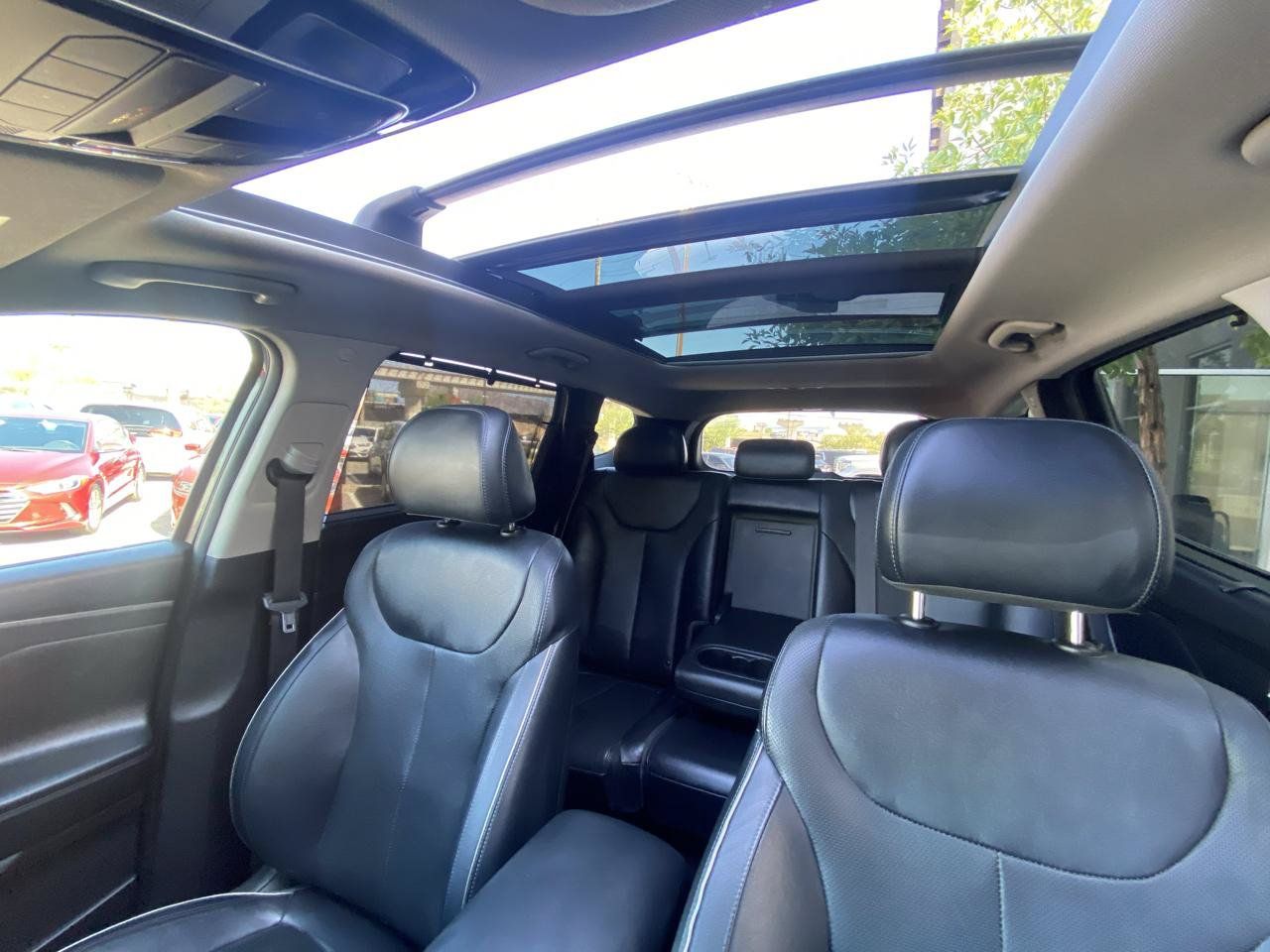 Used 2022 Hyundai Santa Fe SEL w/ Convenience + Premium Package FWD image 31