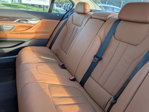 Used 2022 BMW 740i xDrive image 24