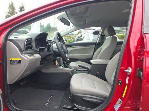 Used 2017 Hyundai Elantra SE image 9