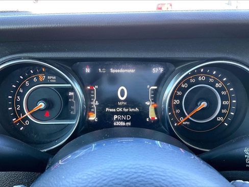 Used 2019 Jeep Wrangler Unlimited Sahara image 12