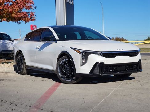 New 2025 Kia K4 GT-Line image 31