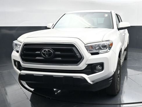 Used 2023 Toyota Tacoma SR5 AWD/4WD image 3