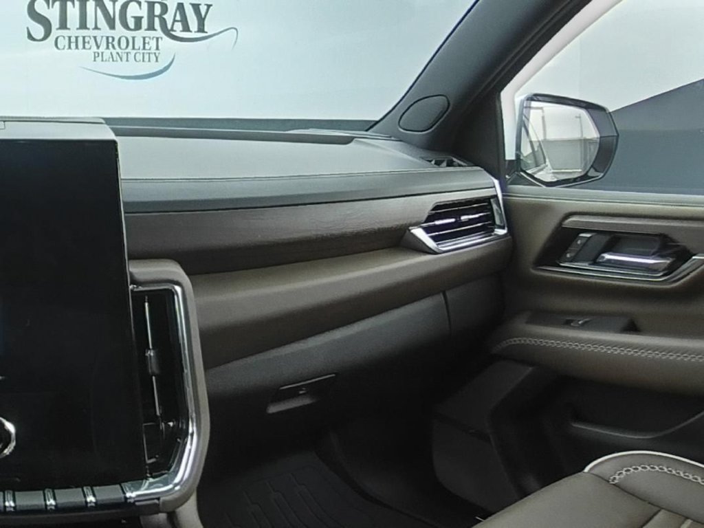 Used 2026 GMC Yukon Denali Ultimate w/ LPO, Floor Liner Package AWD/4WD image 15
