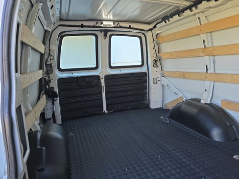 Used 2023 GMC Savana 2500 Work Van w/ Driver Convenience Package image 15