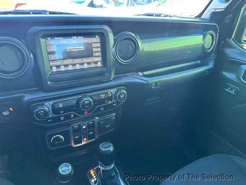 Used 2022 Jeep Gladiator Sport image 24