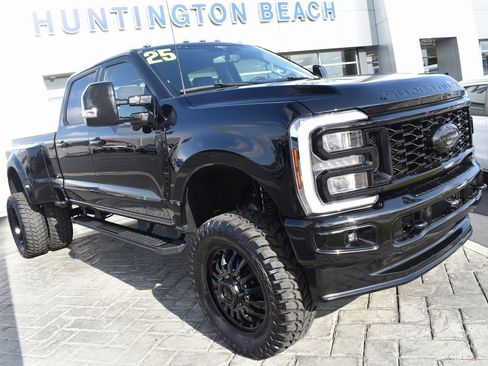 Used 2025 Ford F350 Lariat w/ FX4 Off-Road Package image 33