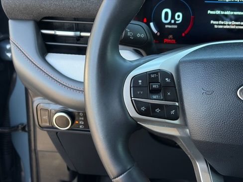 Used 2025 Ford Explorer Active image 18