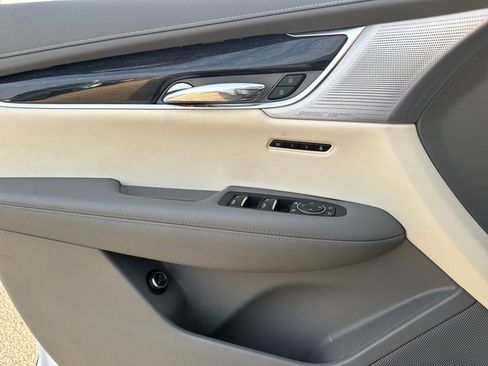 Certified 2023 Cadillac XT6 Premium Luxury image 23