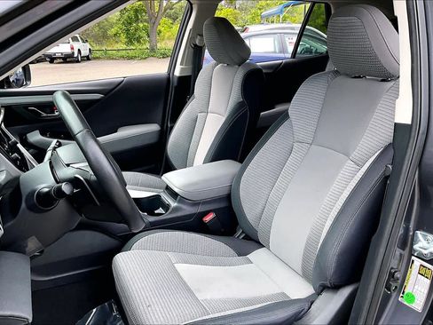 Used 2025 Subaru Outback Premium image 7