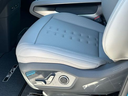 New 2026 Kia EV9 Wind image 21