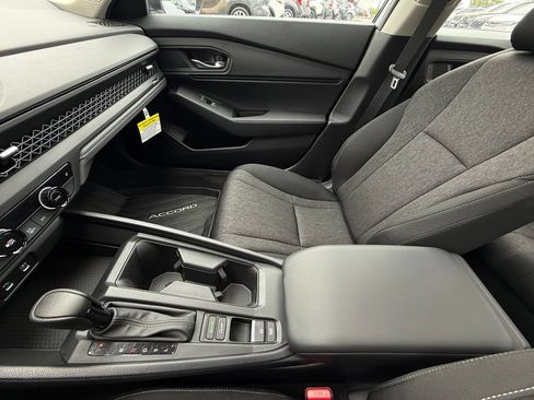 Certified 2025 Honda Accord SE image 28