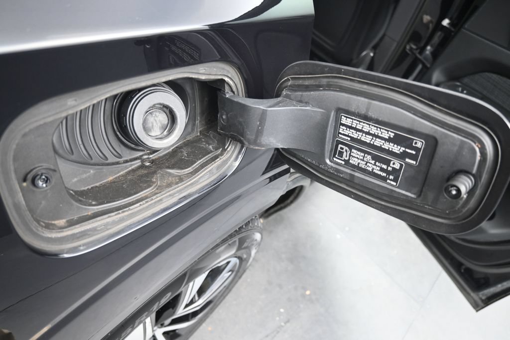 Used 2023 Volvo XC60 B5 Core w/ Climate Package FWD image 17