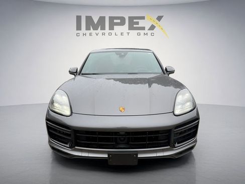 Used 2022 Porsche Cayenne Turbo AWD/4WD image 2