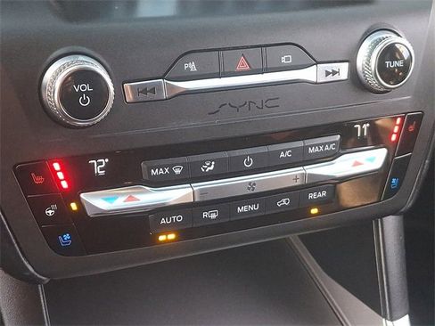 Used 2020 Ford Explorer Platinum w/ Premium Technology Package image 15