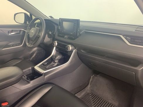 Used 2022 Toyota RAV4 XLE image 25