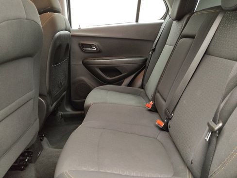 Used 2020 Chevrolet Trax LS FWD image 18