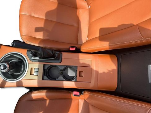 Used 2006 MAZDA MX-5 Miata Grand Touring RWD image 15