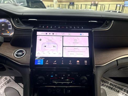 Used 2022 Jeep Grand Cherokee L Summit w/ Advanced Protech Group IV image 31