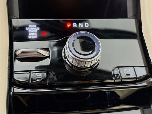 Used 2023 Jeep Grand Cherokee 4WD 4xe image 10