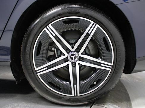 Used 2023 Mercedes-Benz EQS 580 4MATIC Sedan image 36