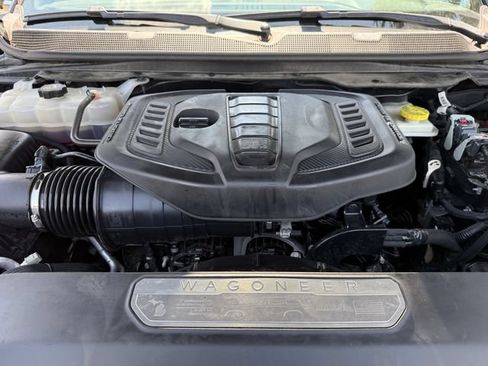 Used 2024 Jeep Wagoneer L Series II RWD image 35