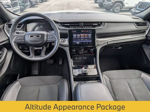 Certified 2023 Jeep Grand Cherokee Altitude AWD/4WD image 27