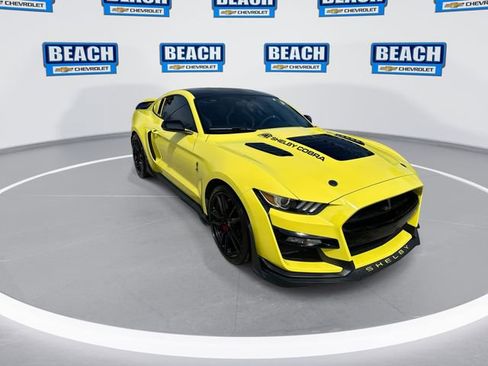 Used 2021 Ford Mustang Shelby GT500 w/ Technology Package RWD image 2