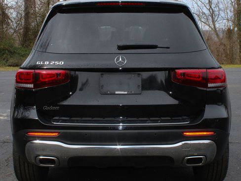 Used 2023 Mercedes-Benz GLB 250 image 6