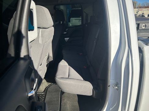 Used 2016 Chevrolet Silverado 1500 LT image 29