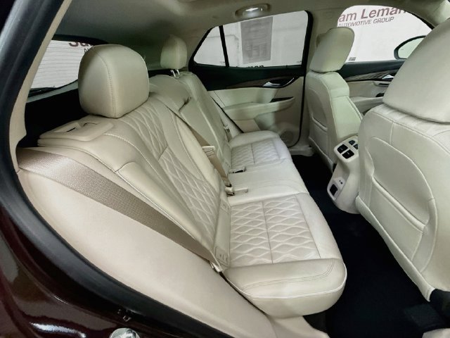 Used 2022 Buick Envision Avenir w/ Technology Package II FWD image 29