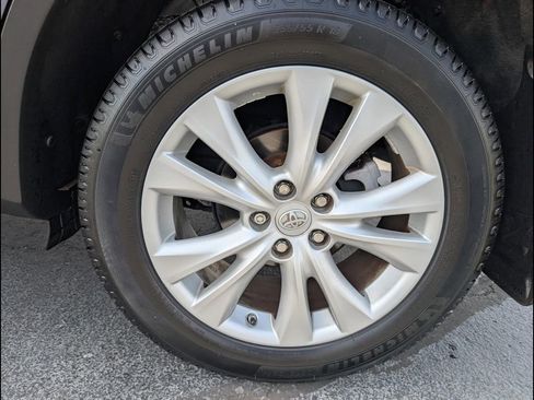 Used 2013 Toyota RAV4 Limited image 25