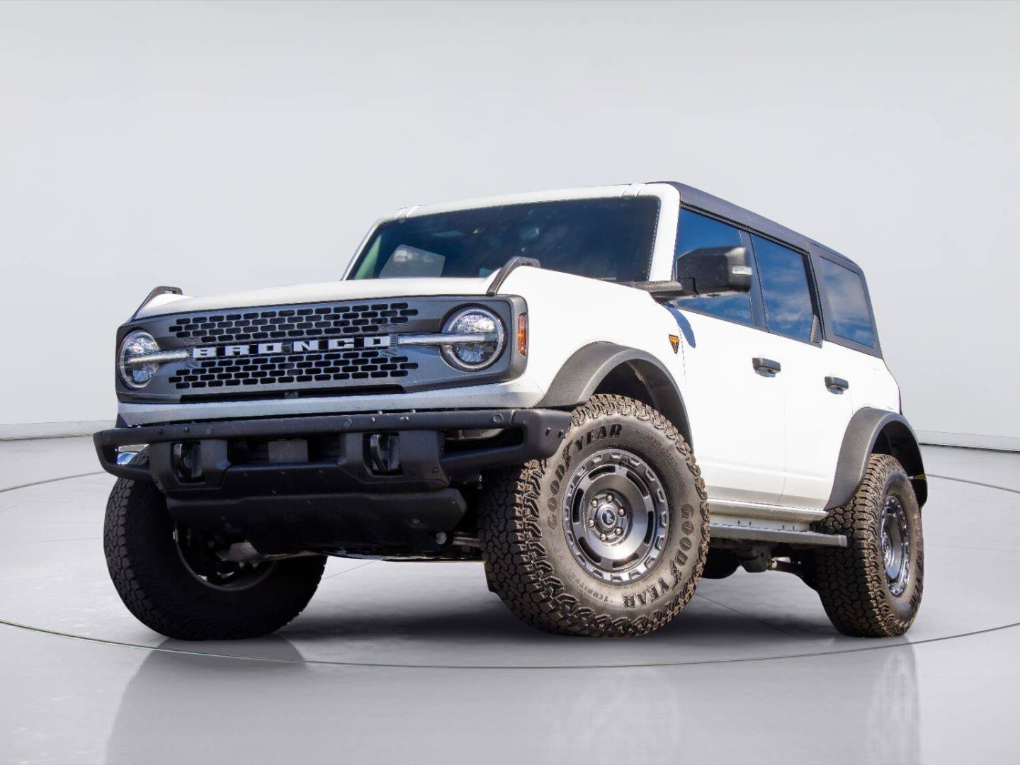 Used 2025 Ford Bronco Badlands AWD/4WD image 1