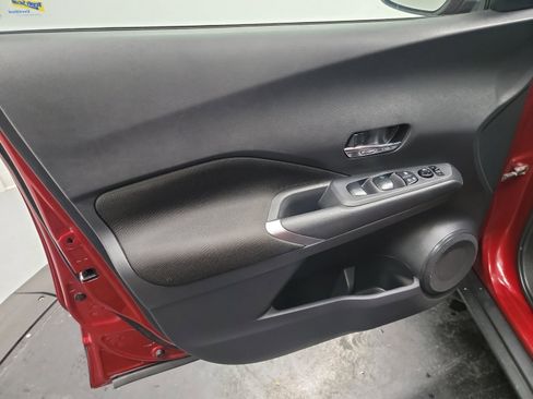 Used 2022 Nissan Kicks SV image 13