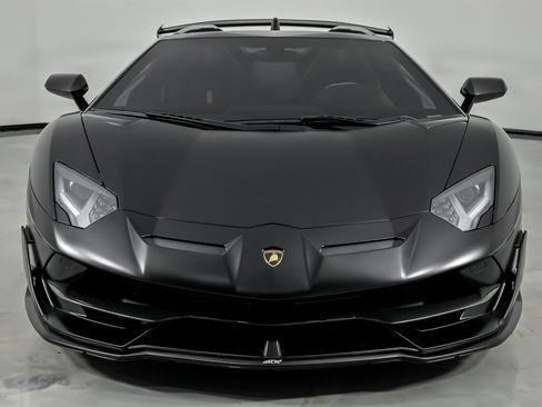 Used 2021 Lamborghini Aventador SVJ image 5
