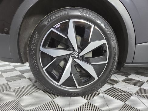 Used 2023 Volkswagen ID.4 Pro S Plus AWD/4WD image 10