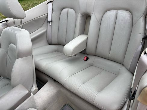 Used 2000 Mercedes-Benz CLK 320 Cabriolet image 32