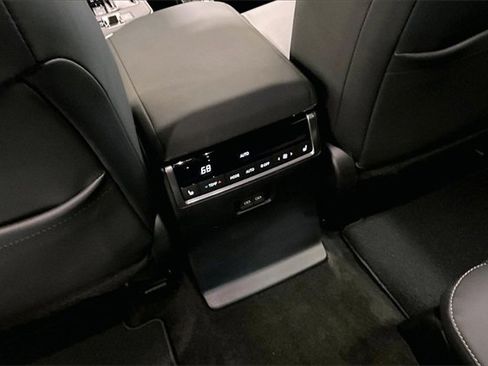 Used 2025 Lexus GX 550 image 10