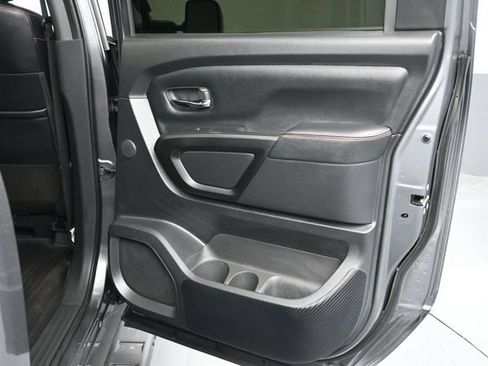 Used 2022 Nissan Titan PRO-4X w/ Pro-4x Convenience Package AWD/4WD image 13