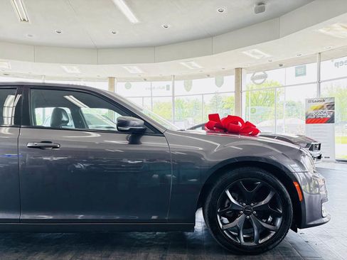 Used 2023 Chrysler 300 S RWD image 3